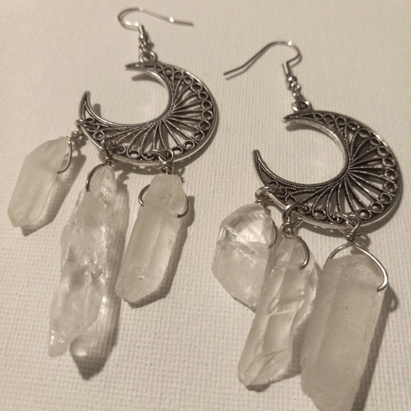 beatofadragon Jewelry - 🌙 crecent moon quartz crystal earings